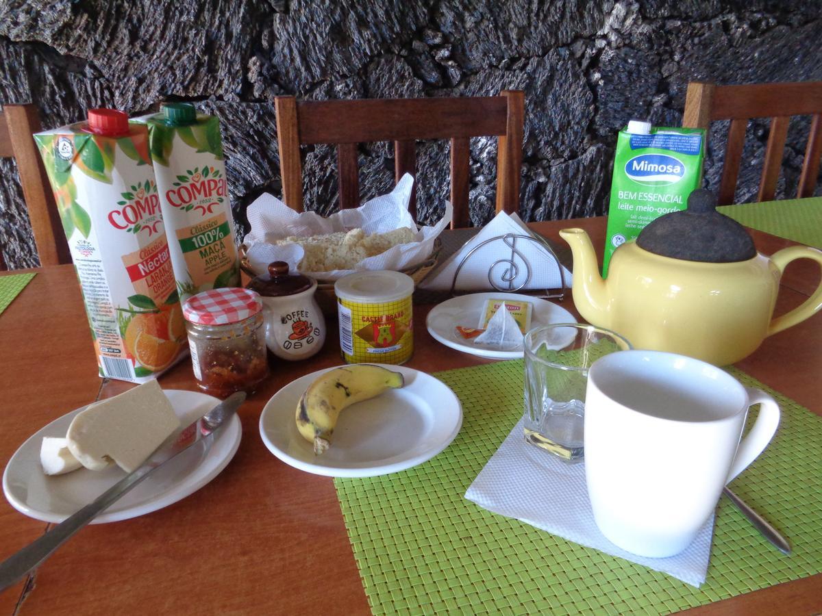 Bed and Breakfast Pensao Casa Jose Doce Portela Екстер'єр фото